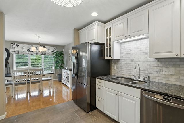 27 Solomon Pond Rd A, Northborough, MA 01532