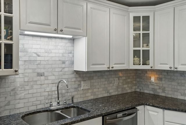 27 Solomon Pond Rd A, Northborough, MA 01532
