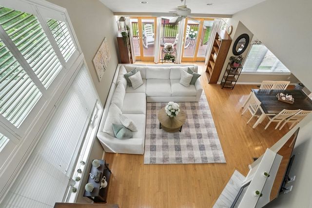 27 Solomon Pond Rd A, Northborough, MA 01532