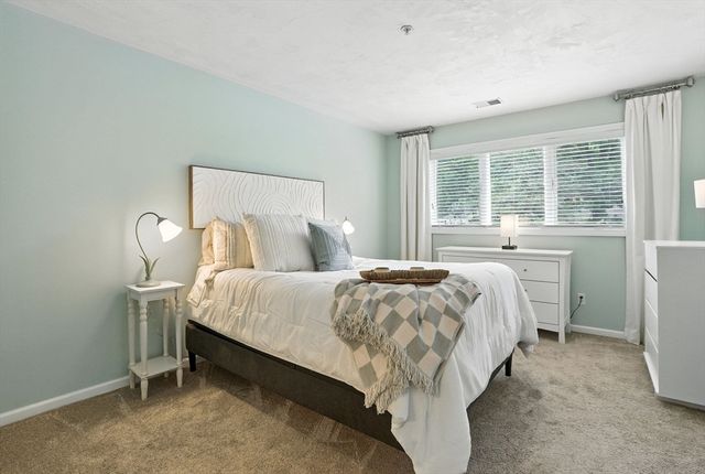27 Solomon Pond Rd A, Northborough, MA 01532