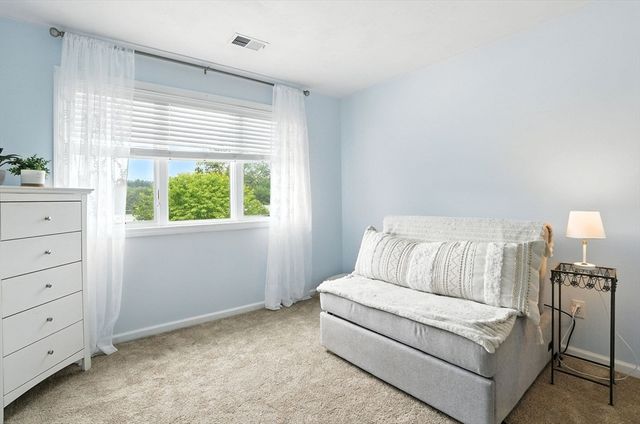 27 Solomon Pond Rd A, Northborough, MA 01532