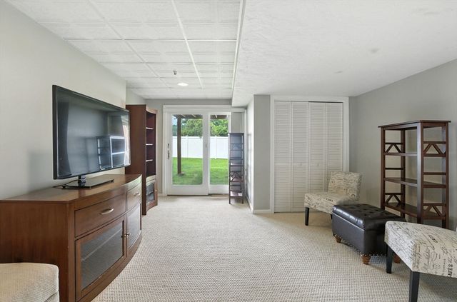 27 Solomon Pond Rd A, Northborough, MA 01532