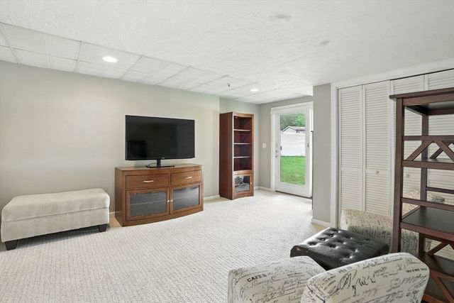 27 Solomon Pond Rd A, Northborough, MA 01532