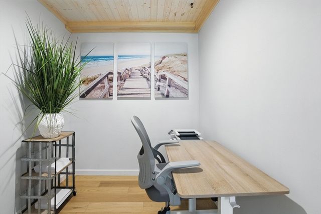 27 Solomon Pond Rd A, Northborough, MA 01532