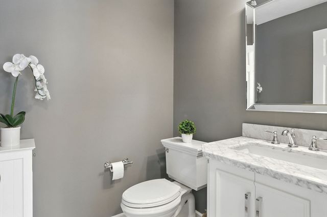 27 Solomon Pond Rd A, Northborough, MA 01532