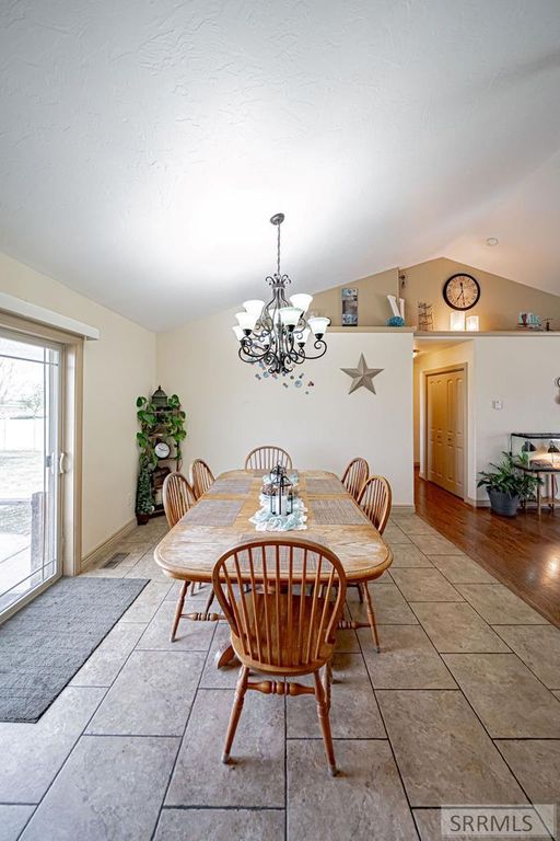 Image 17 of property listing at 11121 N 40 E, Idaho Falls, ID 83401