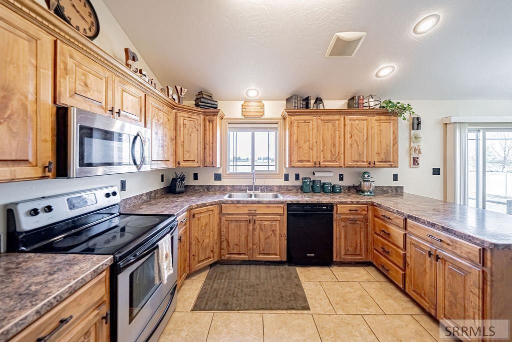 Image 18 of property listing at 11121 N 40 E, Idaho Falls, ID 83401