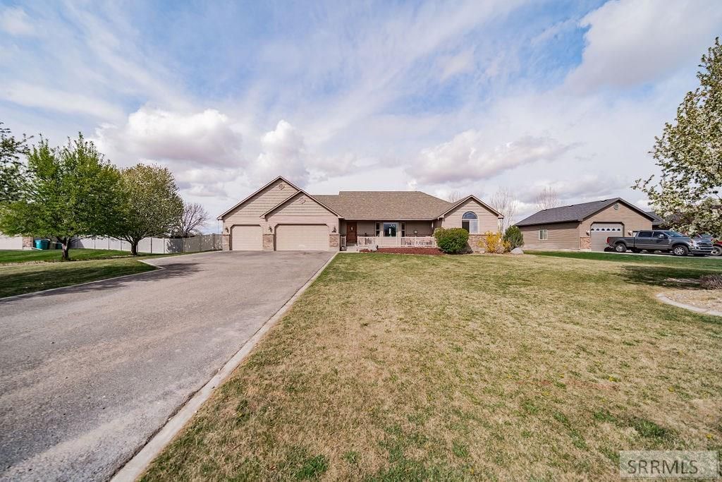 Image 4 of property listing at 11121 N 40 E, Idaho Falls, ID 83401