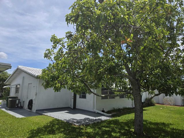 5805 NW 83rd Avenue, Tamarac, FL 33321