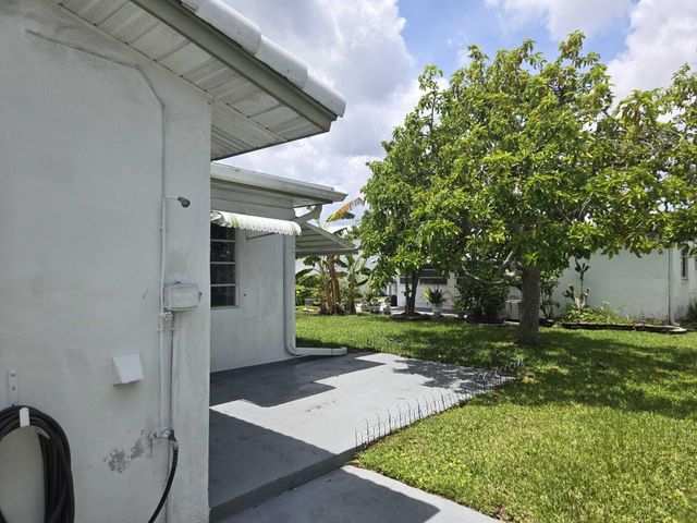 5805 NW 83rd Avenue, Tamarac, FL 33321
