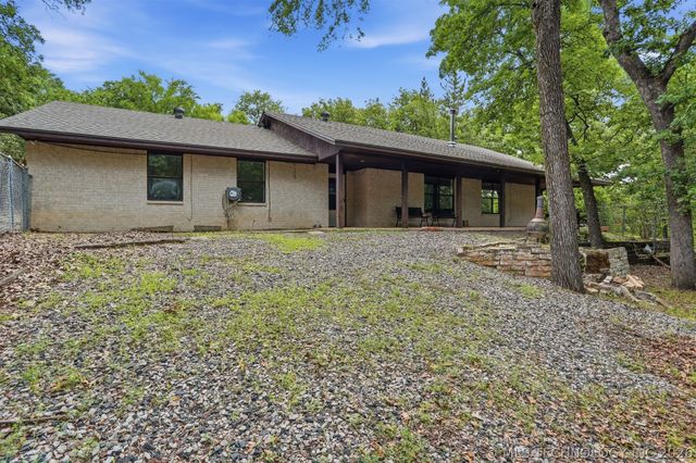 2702 Redbud Lane, Kingston, OK 73439