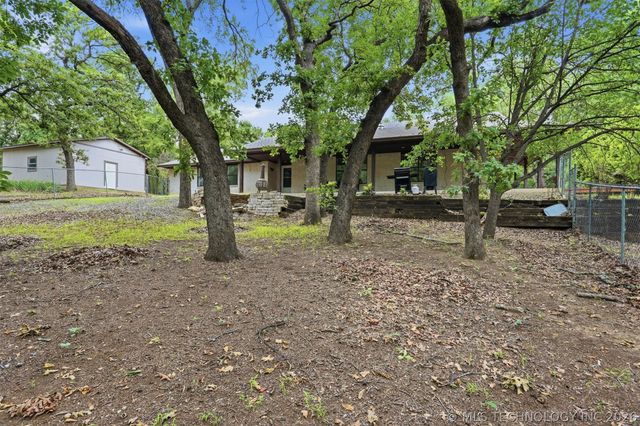 2702 Redbud Lane, Kingston, OK 73439