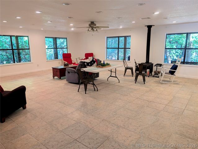 2702 Redbud Lane, Kingston, OK 73439