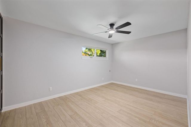 909 Silber Road 11, Houston, TX 77024