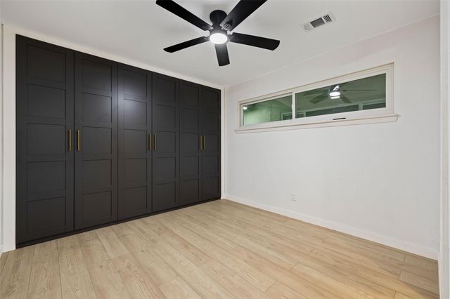 909 Silber Road 11, Houston, TX 77024