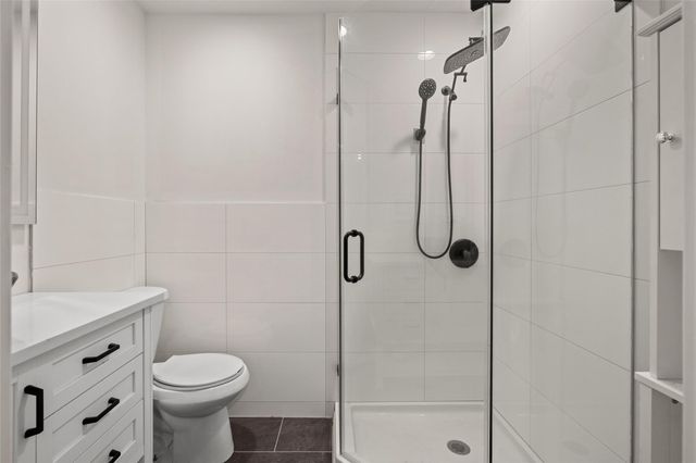 909 Silber Road 11, Houston, TX 77024