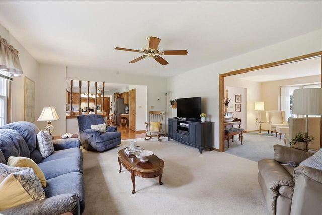 11436 W Shields DRIVE, Franklin, WI 53132