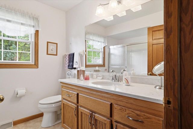 11436 W Shields DRIVE, Franklin, WI 53132