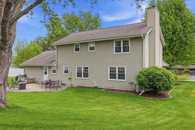 11436 W Shields DRIVE, Franklin, WI 53132