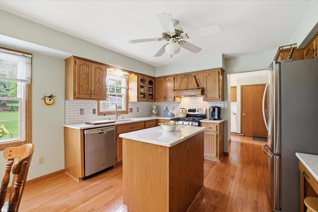 11436 W Shields DRIVE, Franklin, WI 53132