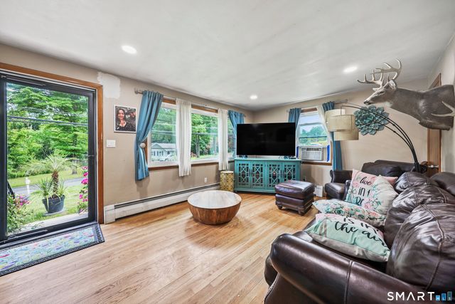 21 Holt Street, Plymouth, CT 06786