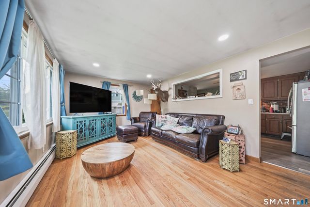 21 Holt Street, Plymouth, CT 06786