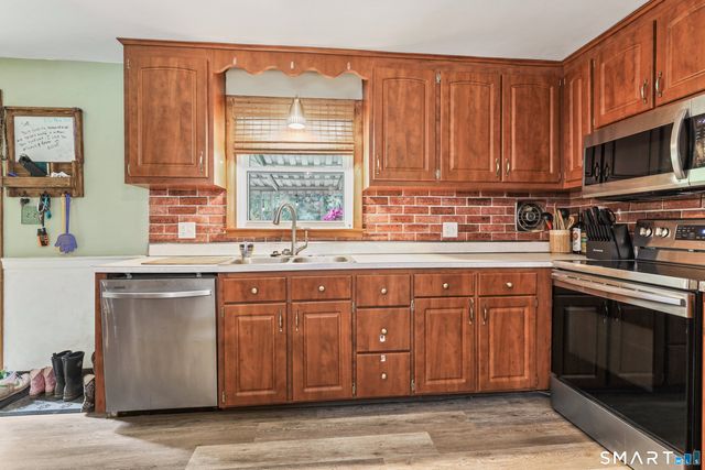 21 Holt Street, Plymouth, CT 06786