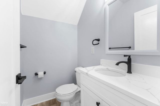 1374 Anita Avenue, Grosse Pointe Woods, MI 48236