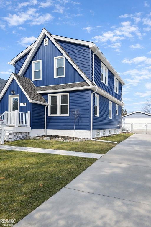 1374 Anita Avenue, Grosse Pointe Woods, MI 48236