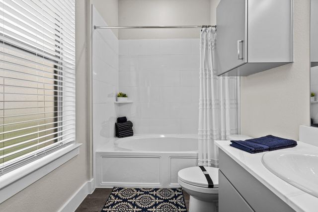 865 Limmer LOOP 1103, Hutto, TX 78634