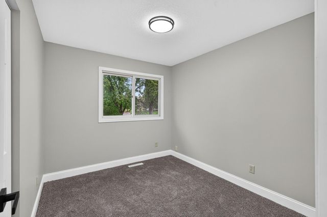1655 Lincoln Avenue, Saint Paul Park, MN 55071