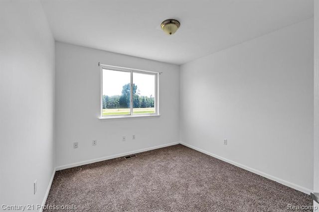 1989 Golfview Lane, Westland, MI 48186