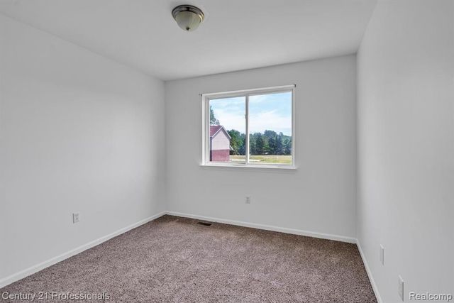 1989 Golfview Lane, Westland, MI 48186