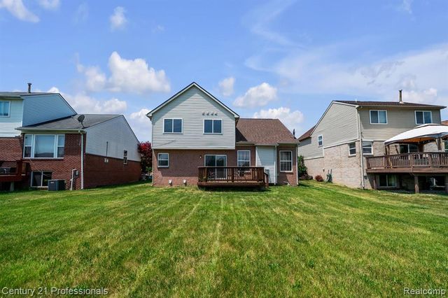 1989 Golfview Lane, Westland, MI 48186