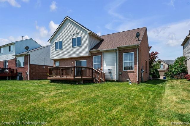 1989 Golfview Lane, Westland, MI 48186