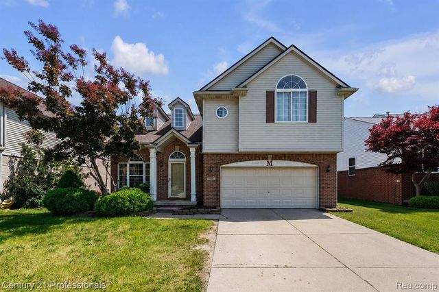 1989 Golfview Lane, Westland, MI 48186