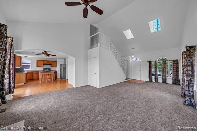 1989 Golfview Lane, Westland, MI 48186