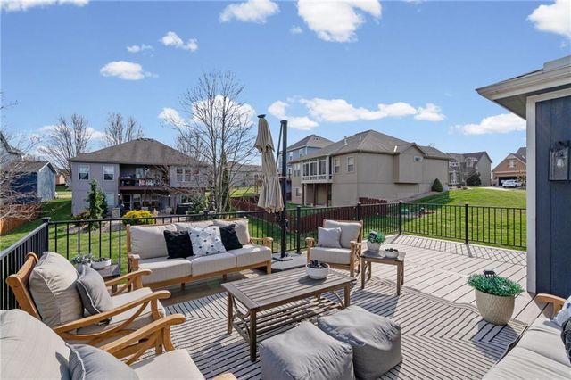 1303 Ashdown Circle, Raymore, MO 64083