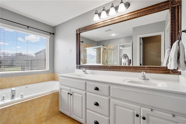 1303 Ashdown Circle, Raymore, MO 64083