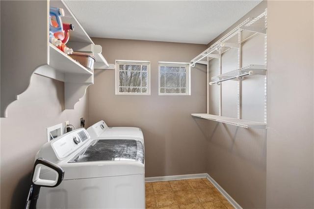 1303 Ashdown Circle, Raymore, MO 64083