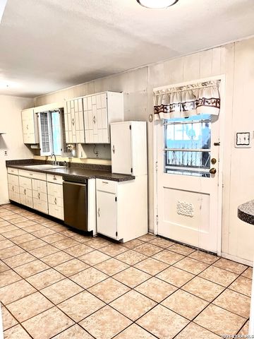 347 SUBLETT DR, San Antonio, TX 78223