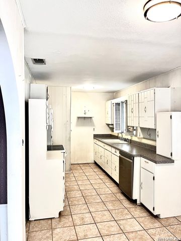 347 SUBLETT DR, San Antonio, TX 78223