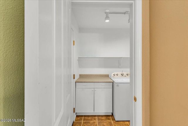 1528 N Bank Swallow Road, Green Valley, AZ 85614