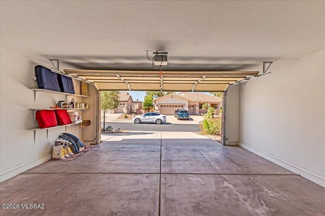 1528 N Bank Swallow Road, Green Valley, AZ 85614