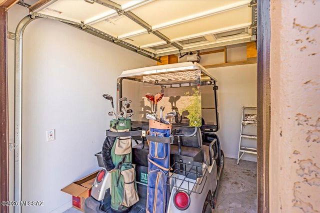 1528 N Bank Swallow Road, Green Valley, AZ 85614