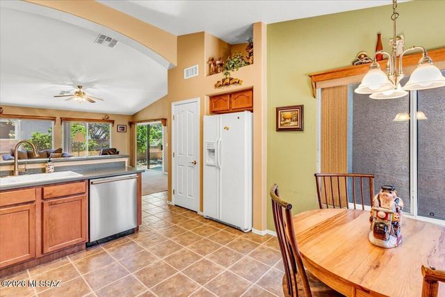 1528 N Bank Swallow Road, Green Valley, AZ 85614