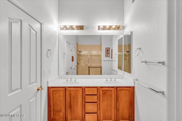 1528 N Bank Swallow Road, Green Valley, AZ 85614