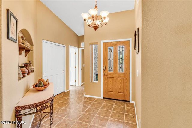 1528 N Bank Swallow Road, Green Valley, AZ 85614