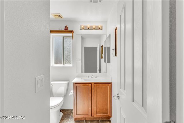 1528 N Bank Swallow Road, Green Valley, AZ 85614