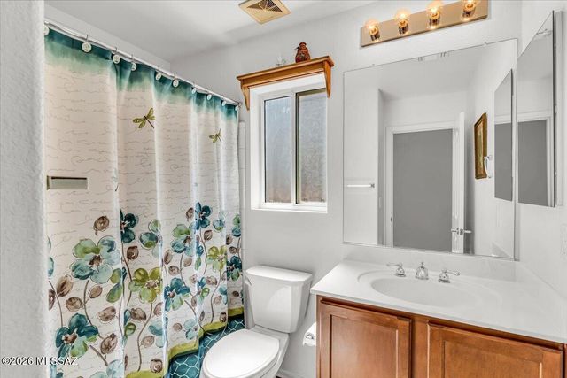 1528 N Bank Swallow Road, Green Valley, AZ 85614